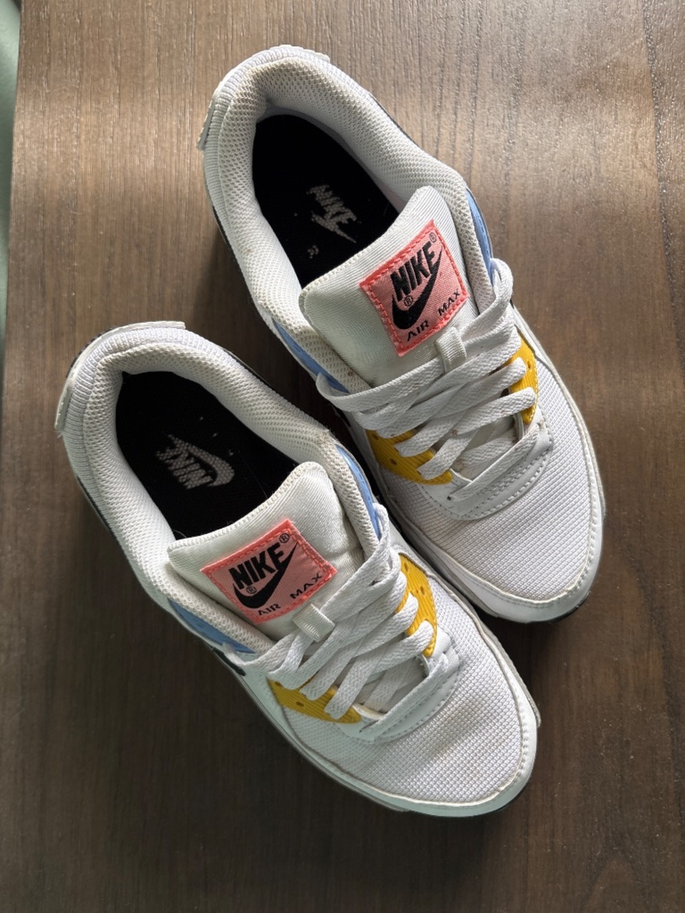 Sneakers - Picture 2 of 4